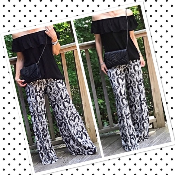 Classic Woman Pants - Abstract Black & White Print Palazzo Pants